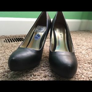 Madden Girl black heels